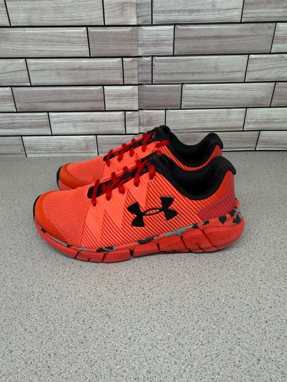 Under Armour X Level Kids shoes size 3.5Y red/black